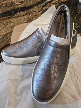 New! Naturlizer Metallic Pewter Slip-On Sneakers